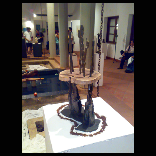 SIN TIERRA, NO HABRA RAICES (ESCULTURA DE SERGIO JARA)